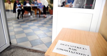 Matury i specjalny nadzór. Minister o szczepieniach uczniów