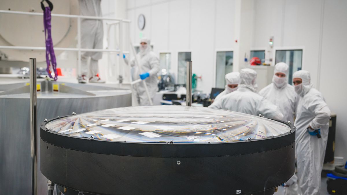 Największa na świecie soczewka optyczna ma 1,5 m średnicy 1