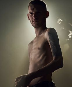 Obrońca Azowstalu w poruszającej sesji zdjęciowej. Tak zmieniła go rosyjska niewola