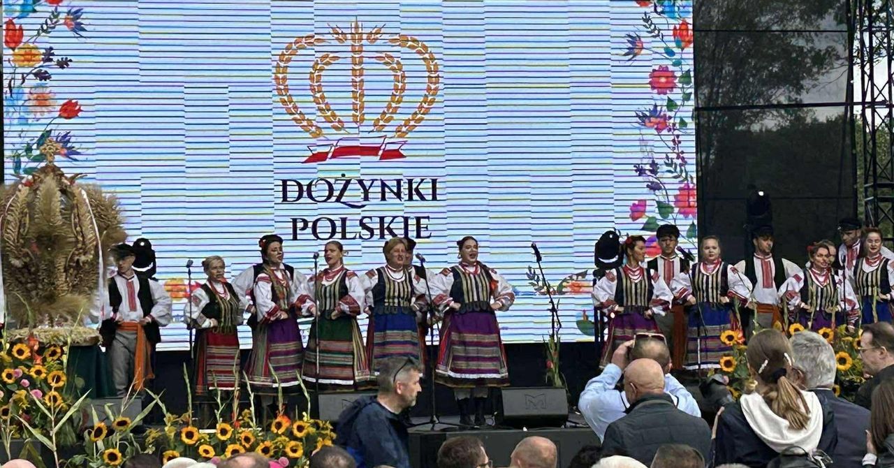Spała: Tłumy na dożynkach. Regionalne stoiska i koncert Zenka Martyniuka