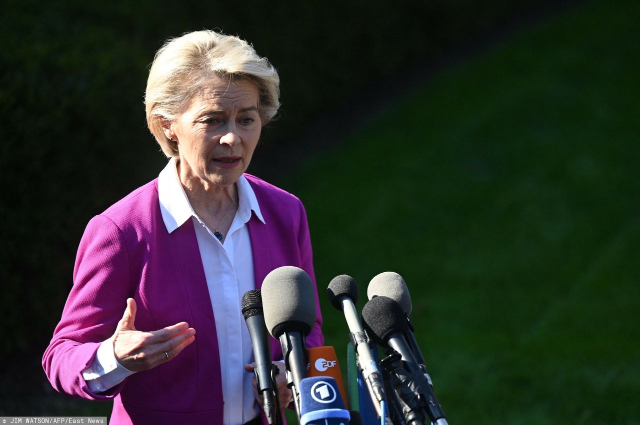 Ursula von der Leyen: To nie jest kryzys migracyjny, to próba destabilizacji. Na zdjęciu przewodnicząca Komisji Europejskiej podczas środowej konferencji prasowej przed Białym Domem 