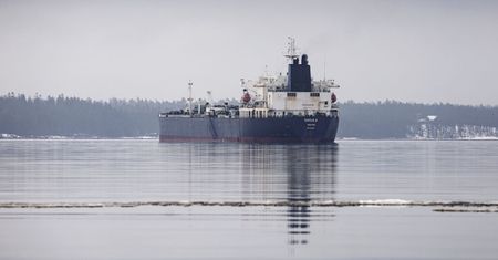 Tajne tankowania na Bałtyku. Tak pomagają flocie cieni Putina