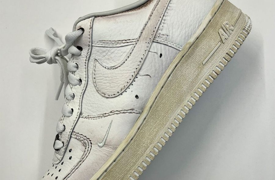 Nike będzie sprzedawał brudne buty? Blisko pół tysiąca za parę