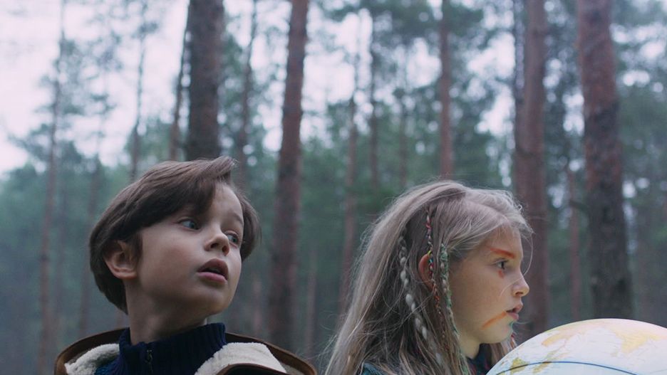 Leo Stubbs i Julia Odzimek w filmie "Dzień czekolady"