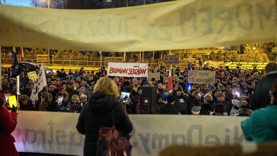 "SZ": rząd i szef PiS Jarosław Kaczyński nie są gotowi do ustępstw ws. sądownictwa