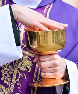 Wydminy. Ksiądz przyjechał pijany na pogrzeb. Został ukarany przez biskupa