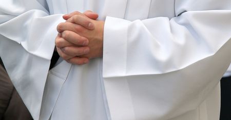 Ksiądz miał gwałcić kobietę niepełnosprawną umysłowo. Kuria wydała oświadczenie
