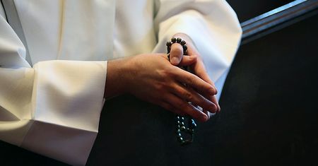 Sześć lat więzienia dla księdza z Gdyni. Molestował nastolatków