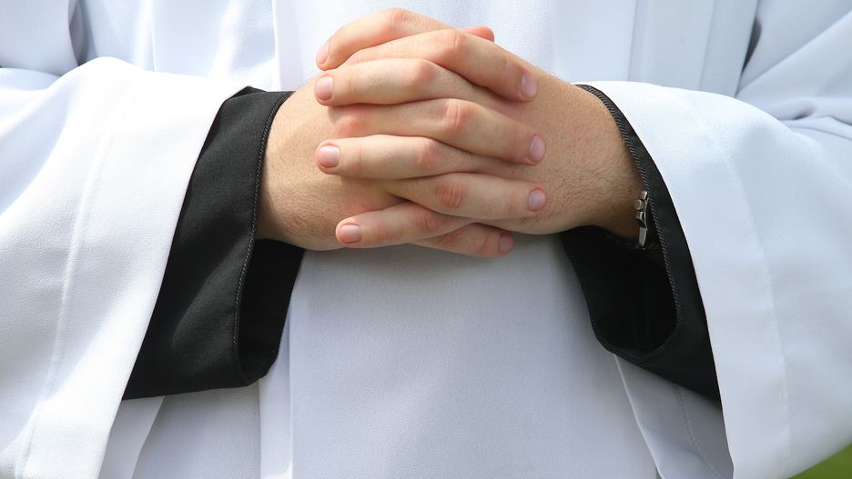 Ksiądz został wydalony z kapłaństwa za "przestępstwo przeciw szóstemu przykazaniu Dekalogu"