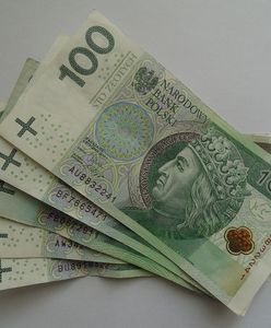 Na chodniku we Wrocławiu leżało kilka tysięcy zł. Ktoś chciał je "przygarnąć i dać nogę"