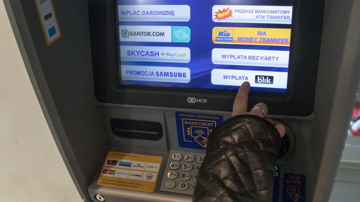 Oszuści podszywają się pod znajomych i proszą o przelew BLIK.