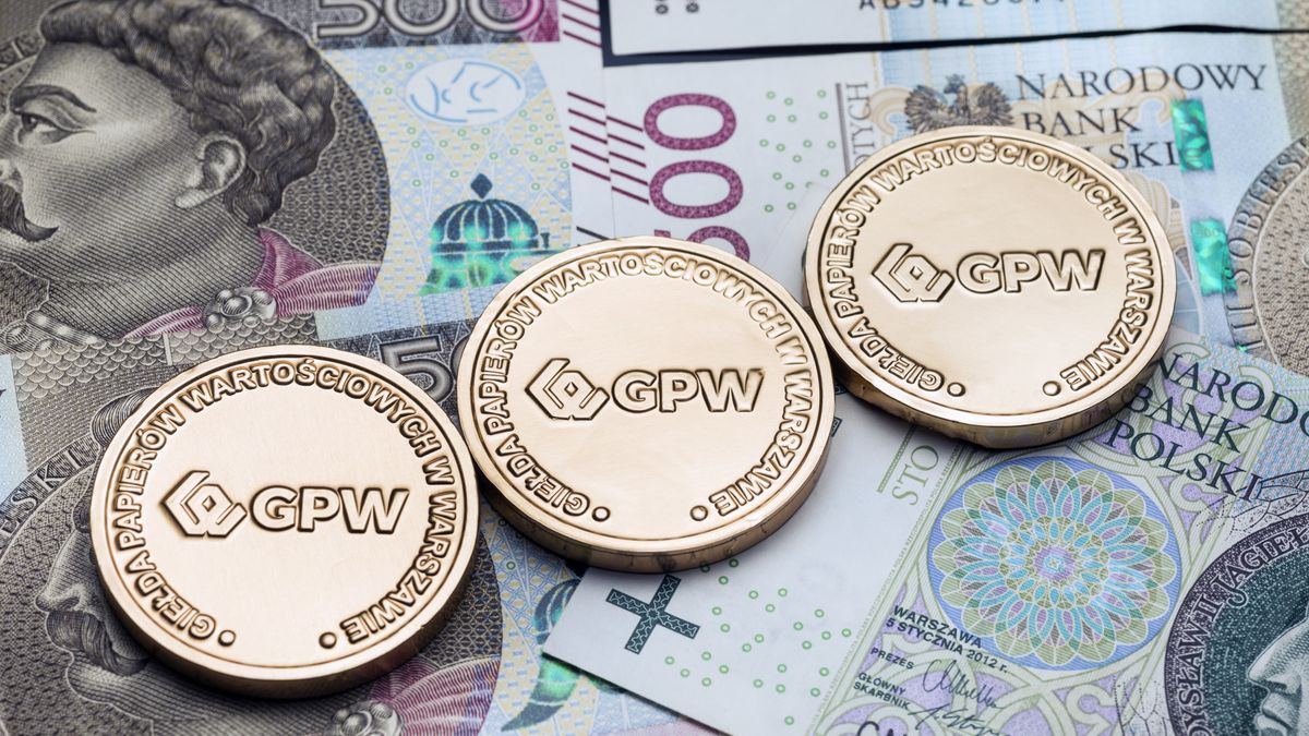 Spółki giełdowe dzielą się zyskami.