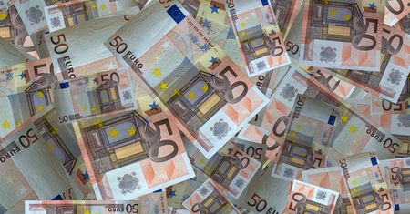 Który pieniądz jest więcej warty? Sprawdź, czy byłbyś dobrym inwestorem