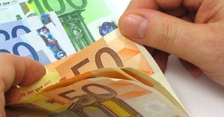 Pomyłka w hucie. Pracownicy dostali po 30 tys. euro premii