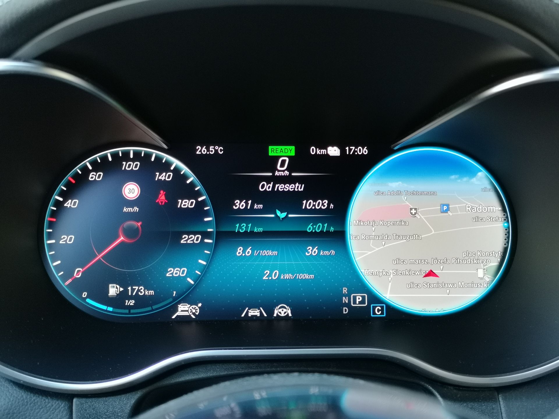 Mercedes GLC 300e Coupe: System zarządzania energią, asystent podróży i audio Burmester 19