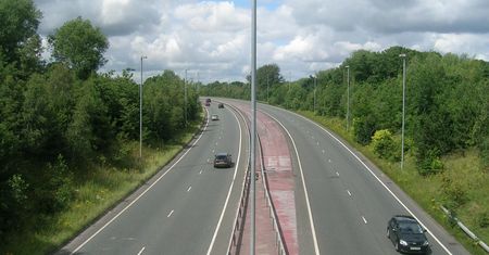 Nie chciał jechać do Berlina. Wyskoczył z jadącego autobusu na autostradę