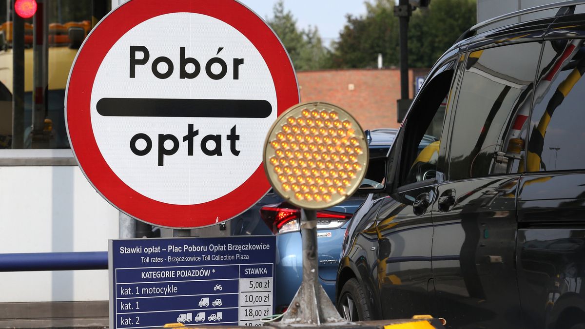 Ruch na A4 między Katowicami i Krakowem spadł o ponad połowę.