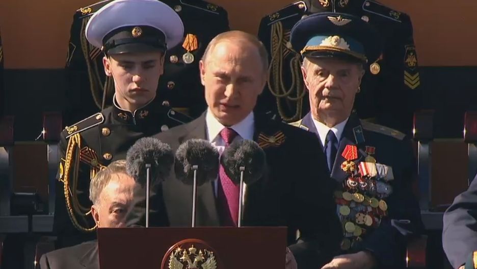 Władimir Putin na defiladzie wojskowej