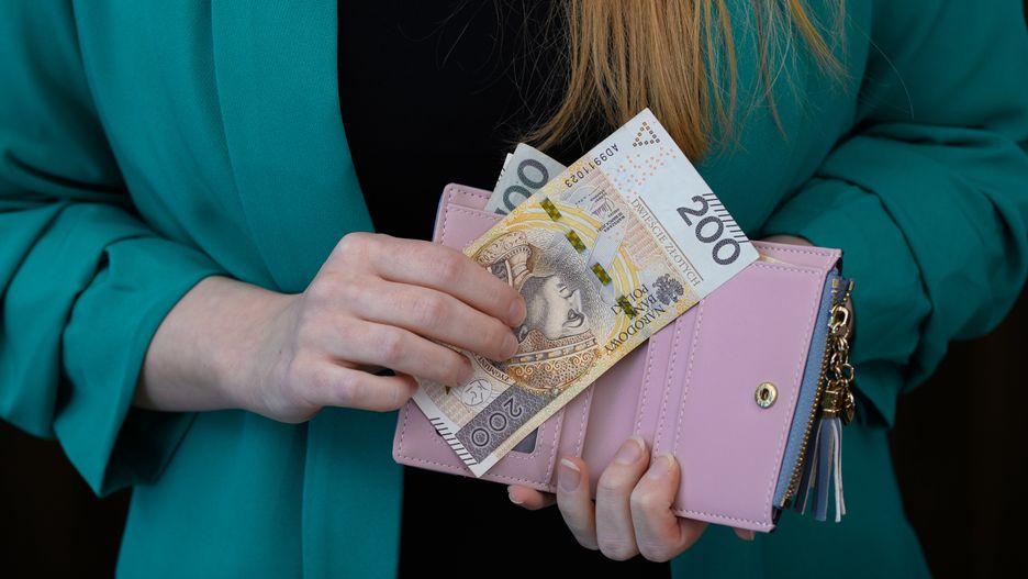 Pracownicy będą zarabiali więcej w 2025 r.
