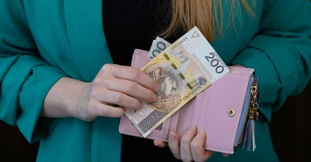 Płaca minimalna 2025. Tyle Polacy dostaną na rękę