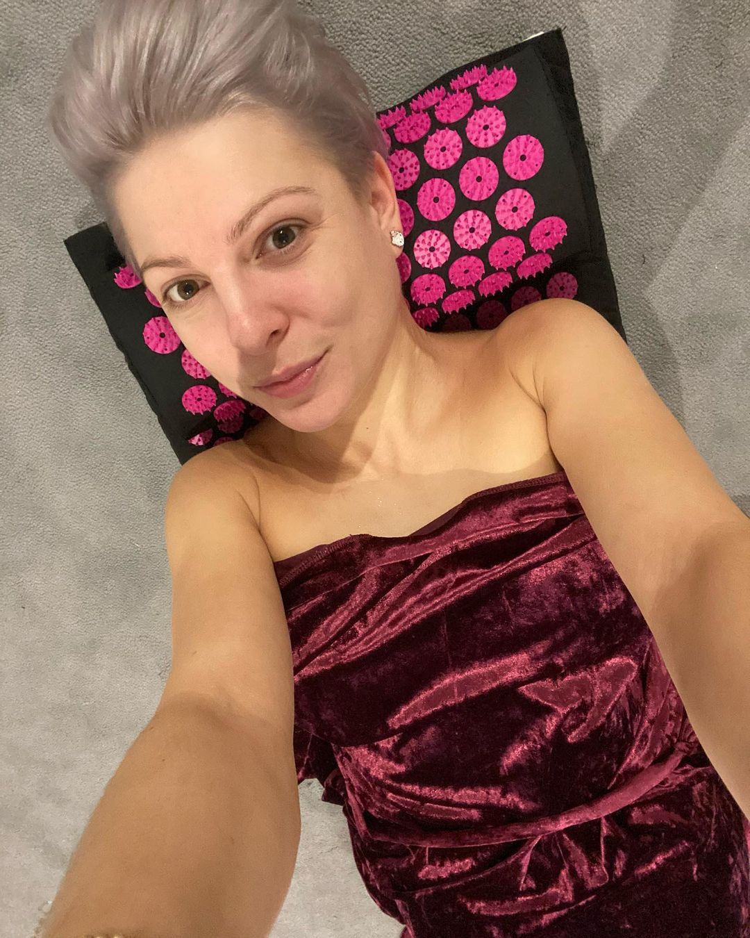Magdalena Narożna zachwyca w wydekoltowanej sukience. Piękna?