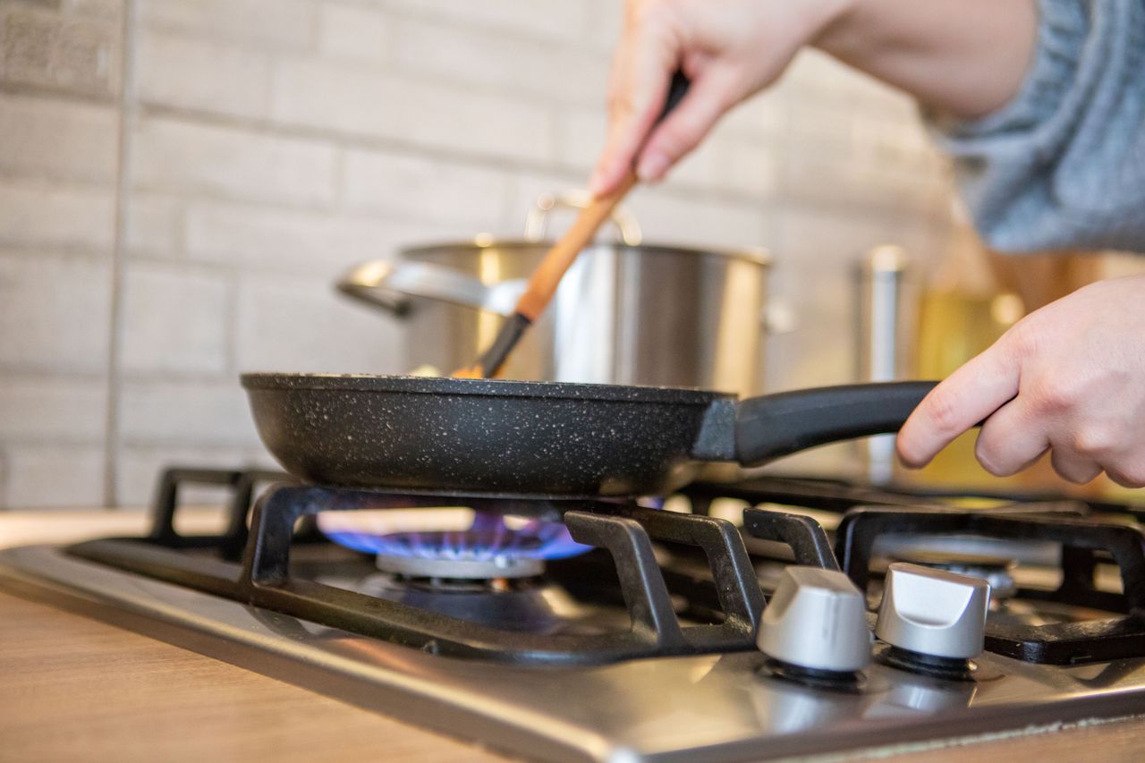 Avoid these common frying pan mistakes for a healthier kitchen