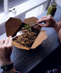 Dieta pudełkowa w Warszawie, czyli zdrowe jedzenie bez gotowania. Dlaczego to rozwiązanie jest uznawane za niezwykle wygodne?