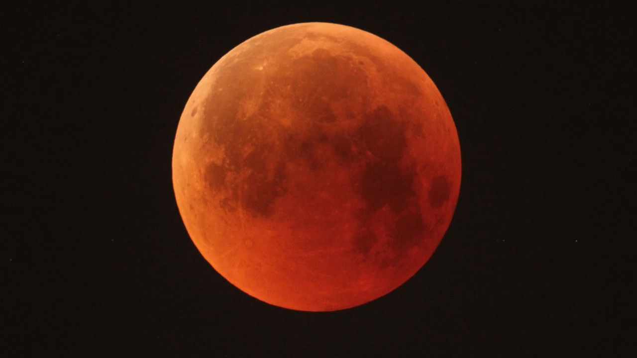 Księżyc Kwiatowy się zaczerwieni. NASA pomoże zobaczyć krwawe zaćmienie