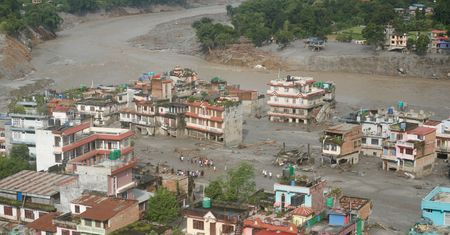 Powodzie w Nepalu i Tybecie. Ponad 1,3 tys. zaginionych