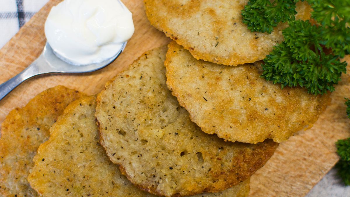 Domowe placki ziemniaczane z tartymi dodatkami