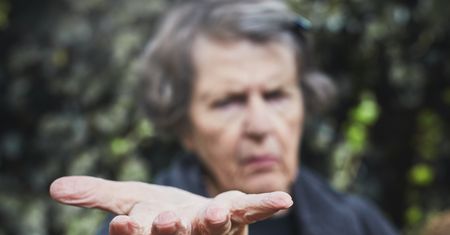 Nie wytrzymała i zamieszkała w lesie. O mieszkanie socjalne starała się 16 lat