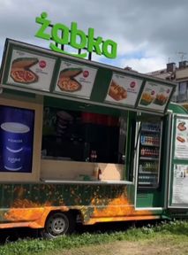 W Polsce pojawił się pierwszy food truck Żabki. Co w nim kupisz?