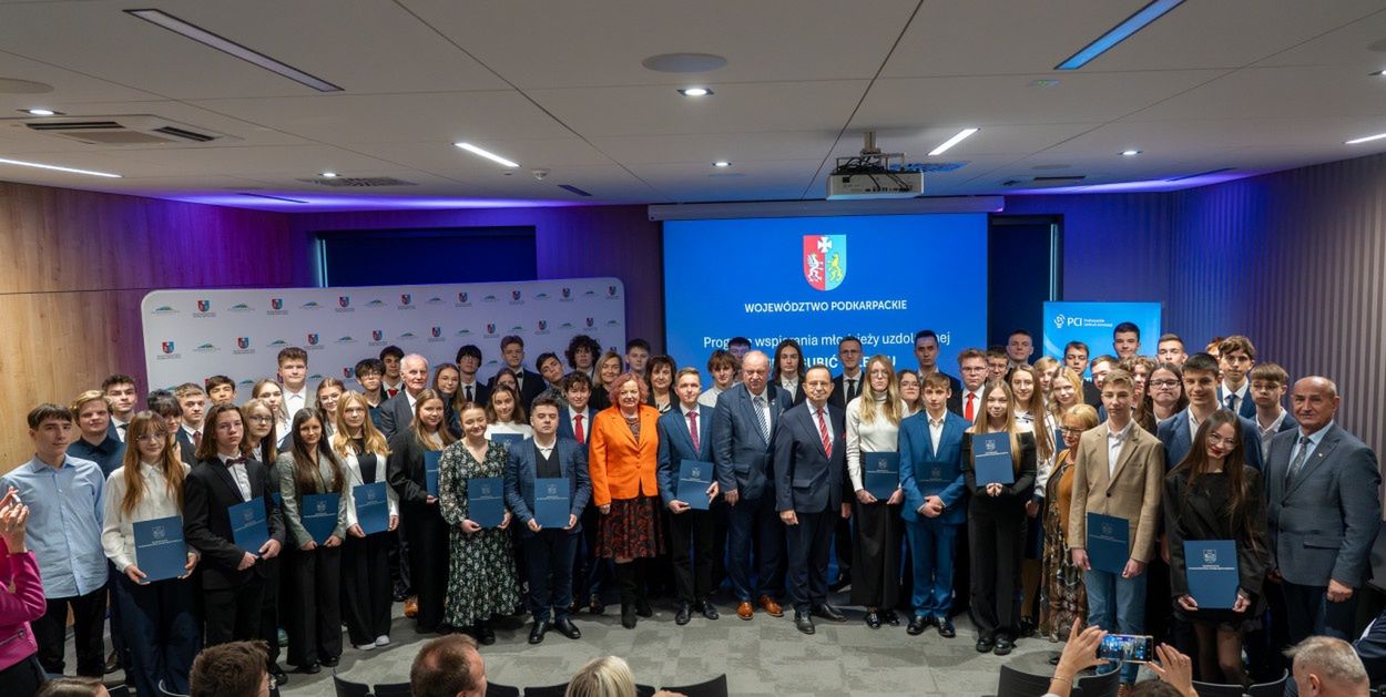 Rzeszów: Stypendia "Nie zagubić talentu” rozdane