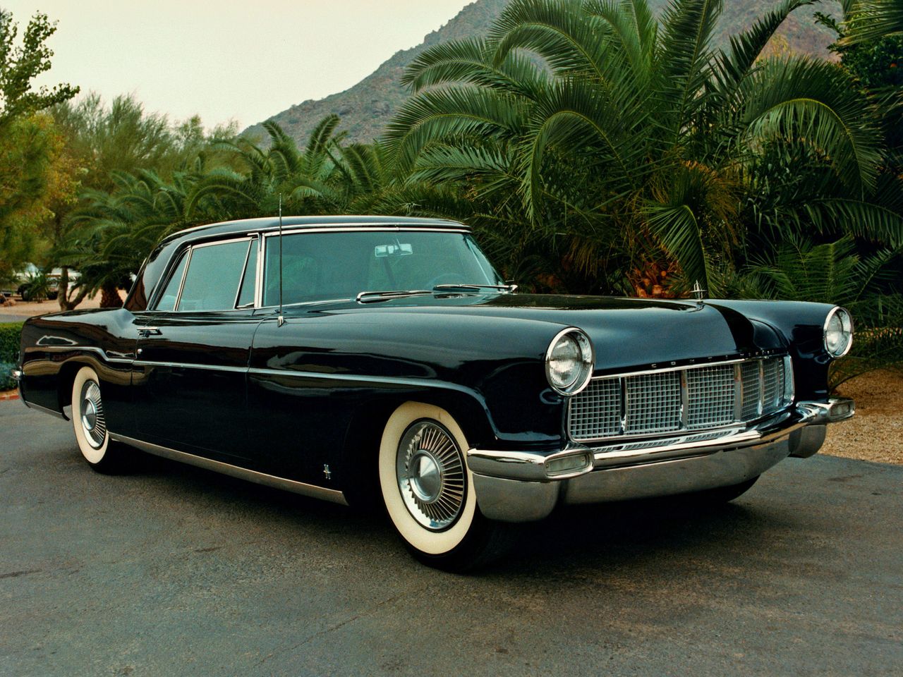 1956 Lincoln Continental Mark II (fot. autogaleria.hu)