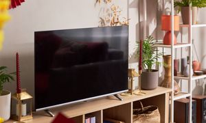 Tam nie stawiaj telewizora. Cztery miejsca, które psują komfort i układ wnętrza
