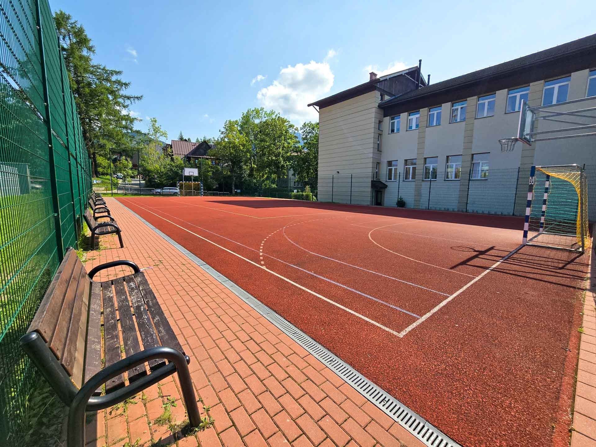Boisko przy Szkole Podstawowej nr 1 w Zakopanem
