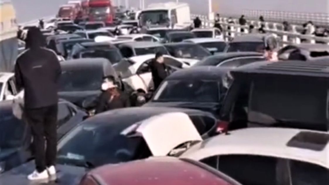 Zderzyło się ze sobą ponad 200 pojazdów 