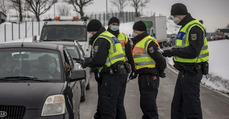 Koronawirus. Niemcy zamknęli południowe granice. Tysiące musiały wracać