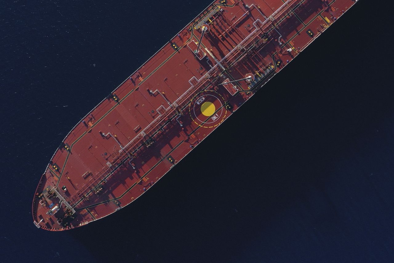 Ropa naftowa wciąż deficytowym towarem. OPEC nie zmienia ponurych prognoz