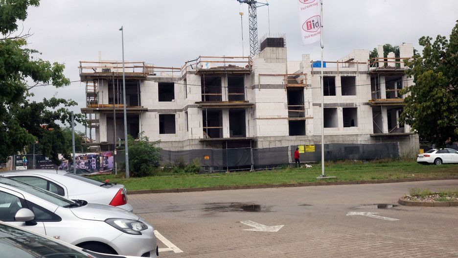 Banki planują utrzymać kryteria kredytów dla firm, łagodzić dla gospodarstw domowych