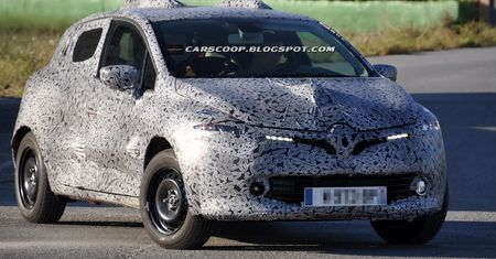 2013 Renault Clio przyłapane po raz kolejny [aktualizacja]