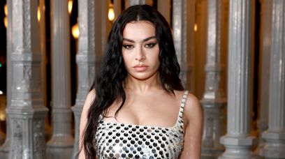 Charli XCX wkracza na ekran. Muzyka na pauzie, aktorstwo na pełnym gazie