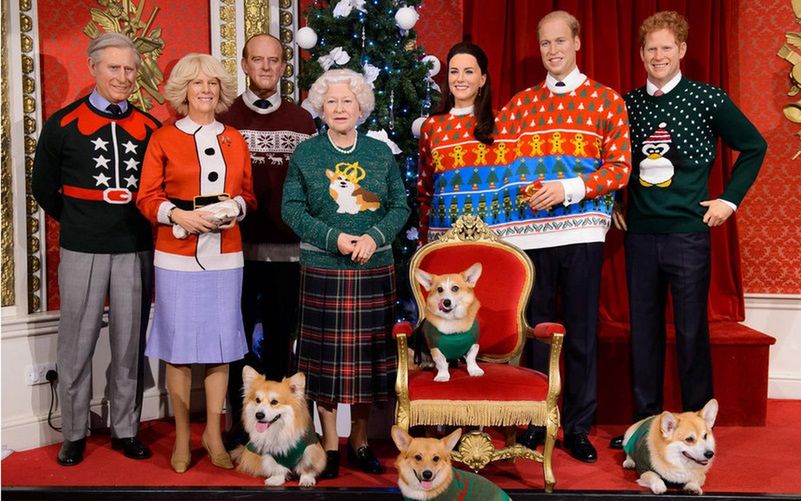 Londyn - brytyjska rodzina królewska w obciachowych swetrach