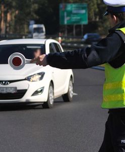 Zarzuty dla policjantów, którzy dali się skorumpować ciastkami