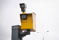 Straż miejska jednak ma prawo używać stacjonarnych fotoradarów
