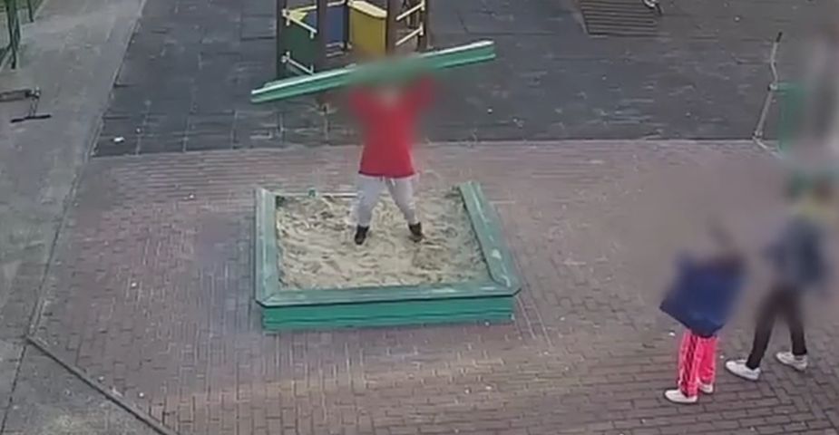Dzieci zdewastowały plac zabaw. Sprawa trafiła na policję
