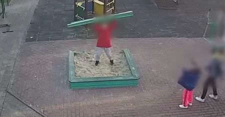 Dzieci zdewastowały plac zabaw. Sprawa trafiła na policję