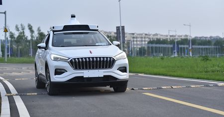 Bez kierowcy i kierownicy? Baidu zaprezentowało nowe robotaxi
