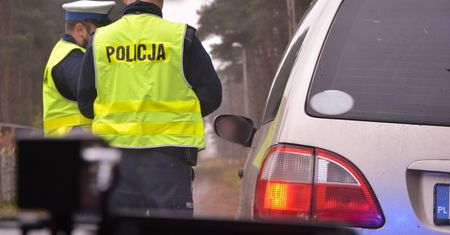 Trybunał Konstytucyjny uderzył w zatrzymywanie przez policję prawa jazdy za prędkość