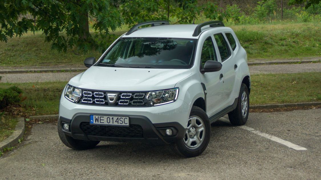 Dacia Duster sprzedaje się fenomenalnie. Toyota Yaris i Skoda Fabia są na razie bez szans.